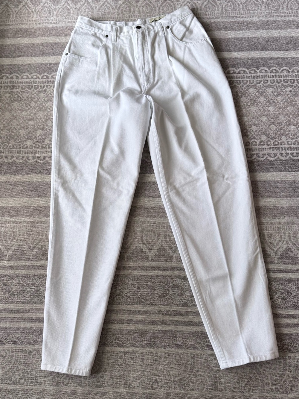 Eddie Bauer Women’s White Jeans Sz - 14